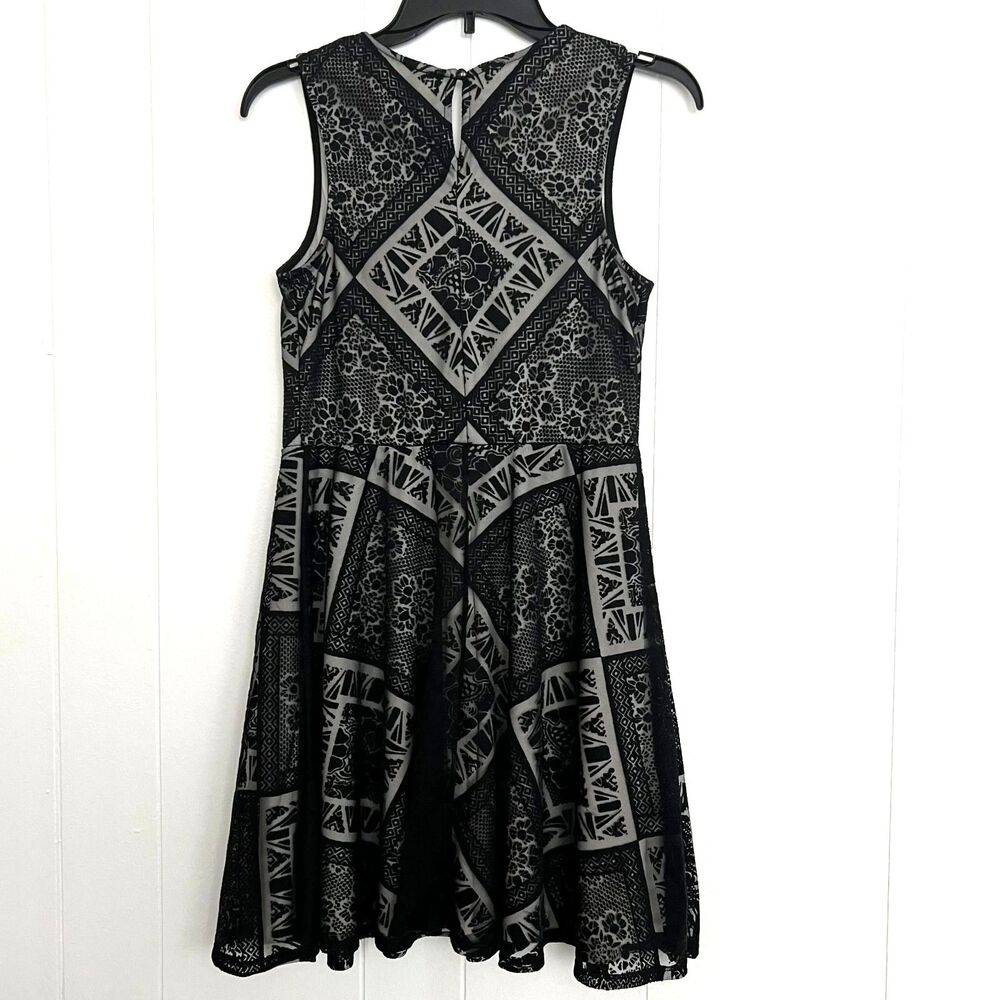 Xhilaration Women’s Black Lace Geometric Sleeveless A-Line LBD Dress M - Picture 6 of 6